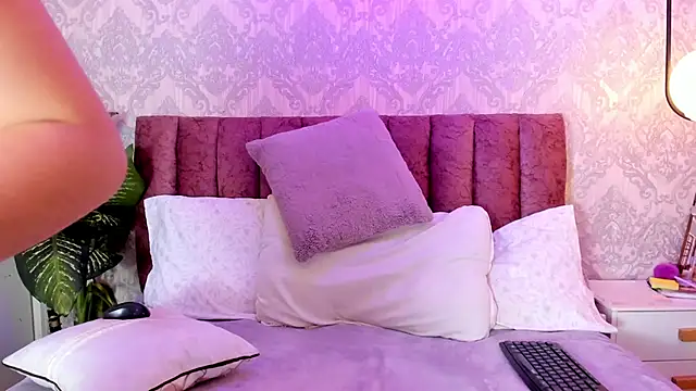 tiffany becker online show from January 22, 2025, 3:40 pm