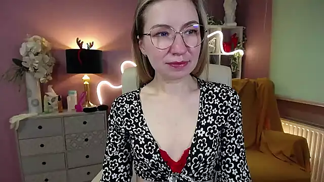 Snapshot of Mia_Tasty chatting on December 21, 2024, 11:44 am Mia Tasty online show from December 21, 2024, 11:44 am