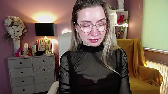 Snapshot of Mia_Tasty chatting on February 8, 2025, 11:33 am Mia Tasty online show from February 8, 2025, 11:33 am