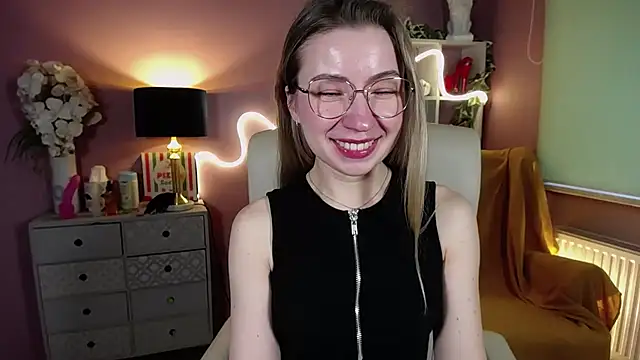 Snapshot of Mia_Tasty chatting on February 9, 2025, 2:18 pm Mia Tasty online show from February 9, 2025, 2:18 pm