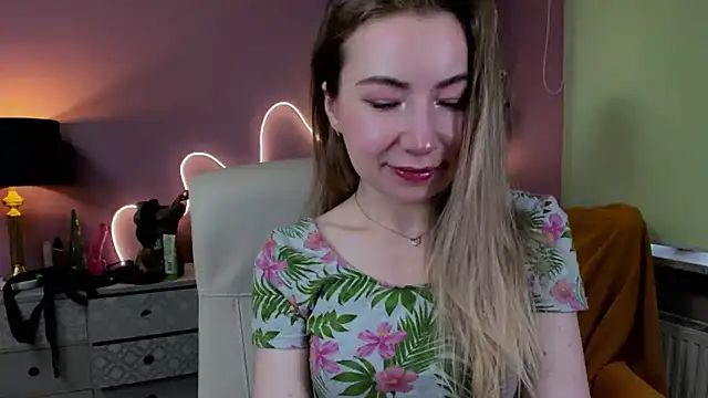 Snapshot of Mia_Tasty chatting on October 4, 2025, 6:44 am Mia Tasty online show from October 4, 2025, 6:44 am