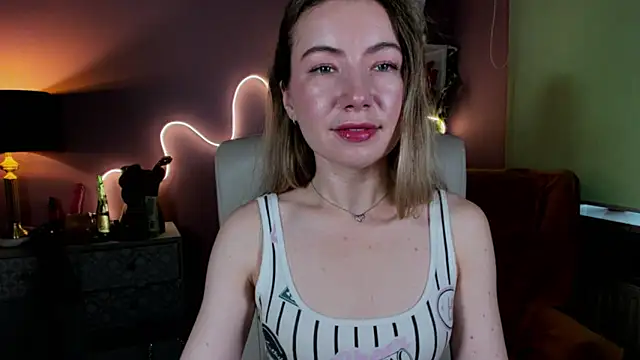 Snapshot of Mia_Tasty chatting on October 12, 2025, 1:21 pm Mia Tasty online show from October 12, 2025, 1:21 pm