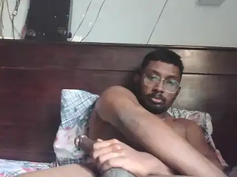 Snapshot of chennaibull101 chatting on January 3, 2025, 4:11 am chennaibull101 online show from January 3, 2025, 4:11 am