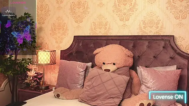 Snapshot of JaneDevine chatting on October 18, 2025, 5:10 am JaneDevine online show from October 18, 2025, 5:10 am