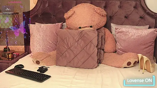 Snapshot of JaneDevine chatting on November 13, 2025, 6:23 am JaneDevine online show from November 13, 2025, 6:23 am