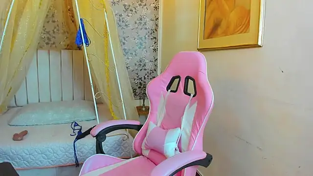 agatha rusell  online show from February 6, 2025, 3:59 am