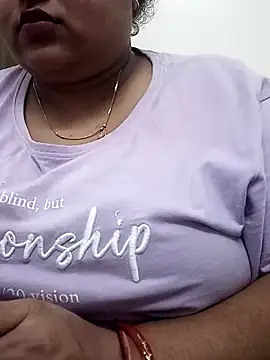 Snapshot of smile_pretty chatting on December 2, 2024, 4:20 pm smile pretty online show from December 2, 2024, 4:20 pm