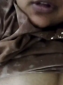 Snapshot of smile_pretty chatting on December 9, 2024, 1:02 pm smile pretty online show from December 9, 2024, 1:02 pm