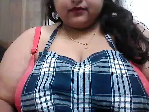 Snapshot of smile_pretty chatting on December 12, 2024, 4:43 pm smile pretty online show from December 12, 2024, 4:43 pm