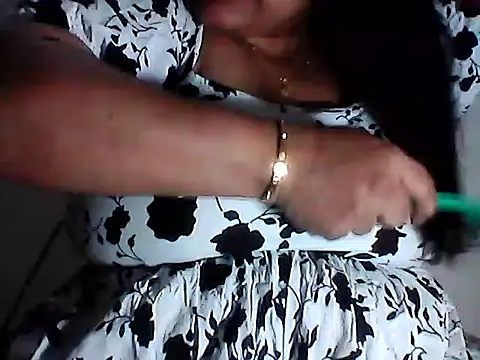 Snapshot of smile_pretty chatting on January 7, 2025, 4:59 pm smile pretty online show from January 7, 2025, 4:59 pm