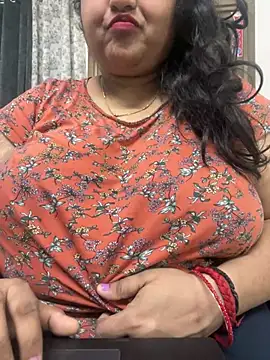 Snapshot of smile_pretty chatting on February 17, 2025, 5:43 pm smile pretty online show from February 17, 2025, 5:43 pm