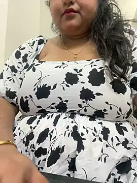 Snapshot of smile_pretty chatting on February 20, 2025, 6:46 pm smile pretty online show from February 20, 2025, 6:46 pm