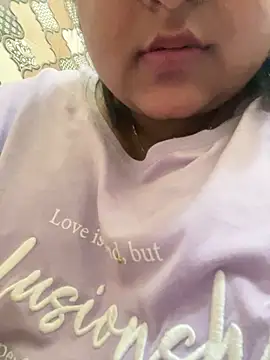 Snapshot of smile_pretty chatting on February 27, 2025, 5:45 am smile pretty online show from February 27, 2025, 5:45 am