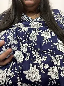 Snapshot of smile_pretty chatting on September 13, 2025, 7:35 pm smile pretty online show from September 13, 2025, 7:35 pm