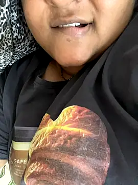 Snapshot of smile_pretty chatting on October 29, 2025, 5:58 pm smile pretty online show from October 29, 2025, 5:58 pm