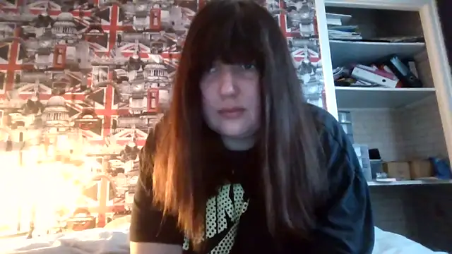 Snapshot of Lynylou chatting on September 26, 2025, 4:22 pm Lynylou online show from September 26, 2025, 4:22 pm