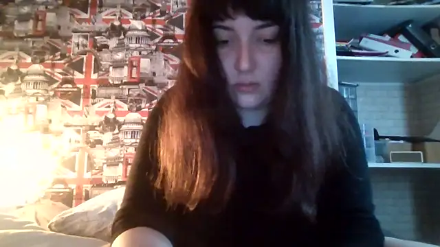 Lynylou online show from October 22, 2025, 12:27 pm