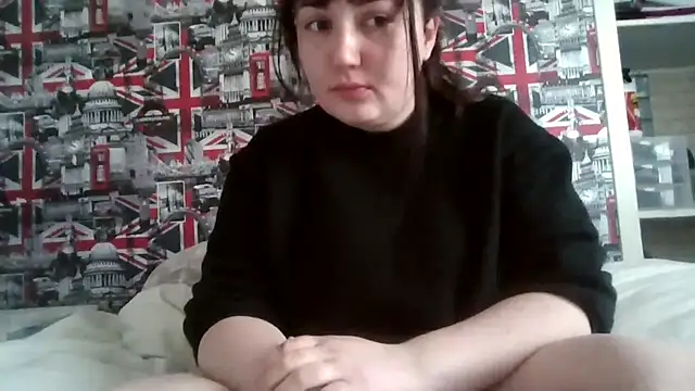 Lynylou online show from October 30, 2025, 8:38 am