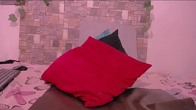 Snapshot of CrazyRousex chatting on January 29, 2025, 5:24 pm CrazyRousex online show from January 29, 2025, 5:24 pm