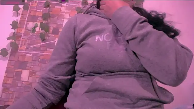 Snapshot of CrazyRousex chatting on September 17, 2025, 4:41 pm CrazyRousex online show from September 17, 2025, 4:41 pm