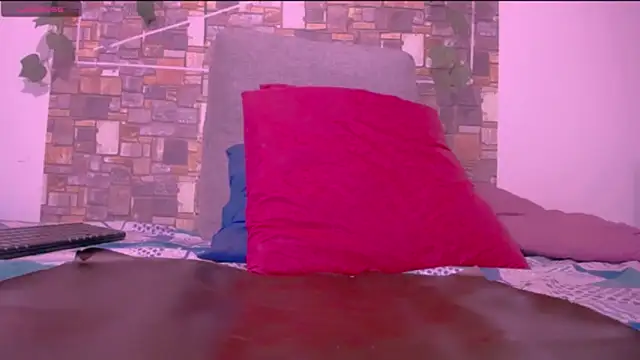 Snapshot of CrazyRousex chatting on September 18, 2025, 4:31 pm CrazyRousex online show from September 18, 2025, 4:31 pm