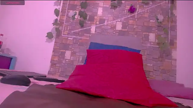 Snapshot of CrazyRousex chatting on September 19, 2025, 3:13 pm CrazyRousex online show from September 19, 2025, 3:13 pm