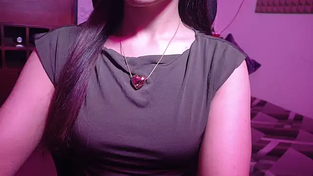 MidnightFlame online show from November 8, 2025, 3:23 pm