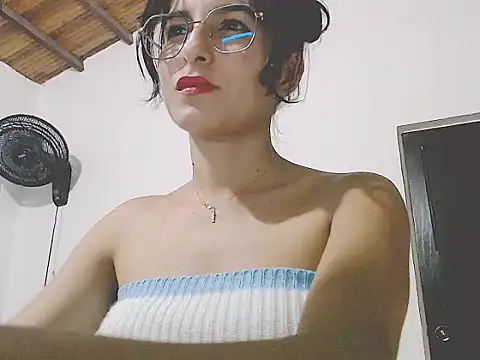 tifany19  online show from November 3, 2025, 12:24 am