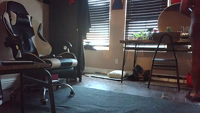 Snapshot of bigshh8 chatting on October 11, 2025, 11:47 pm bigshh8 online show from October 11, 2025, 11:47 pm