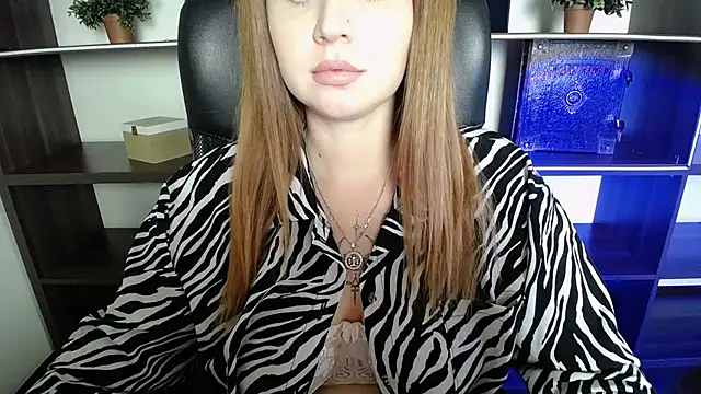 Snapshot of Lizzy_Love chatting on March 13, 2025, 12:16 am Lizzy Love online show from March 13, 2025, 12:16 am