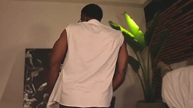 Logan Varela online show from February 4, 2025, 6:04 am