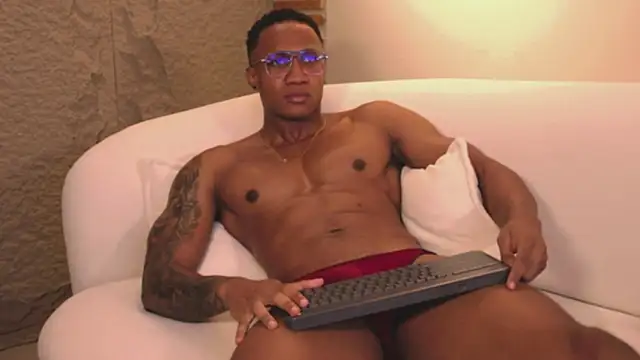 Logan Varela online show from March 3, 2025, 11:14 pm