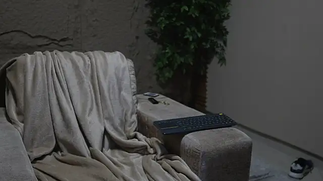 Logan Varela online show from October 12, 2025, 12:59 pm