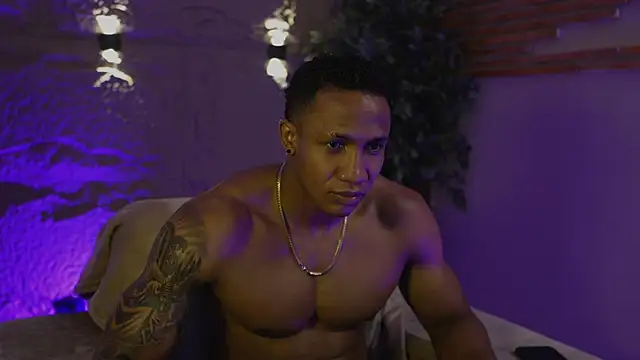 Logan Varela online show from October 15, 2025, 8:42 pm