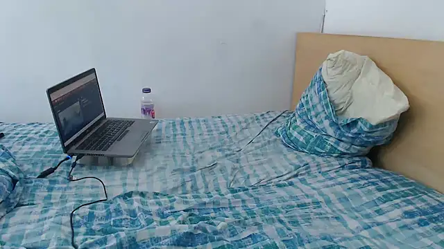 Snapshot of erikamavrik chatting on November 11, 2025, 7:30 am erikamavrik online show from November 11, 2025, 7:30 am