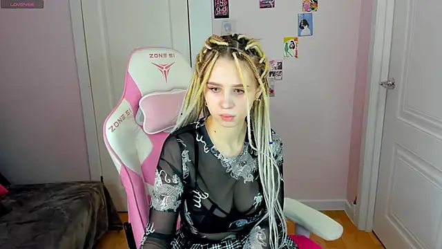 Valerie Woods online show from December 27, 2024, 1:22 am