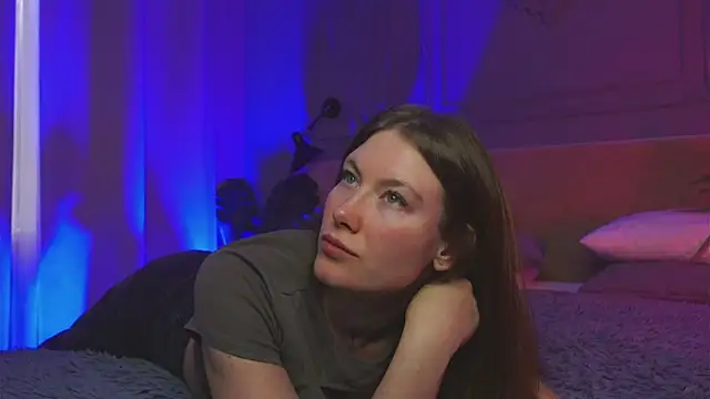 Liv Fay online show from September 27, 2025, 3:06 pm