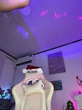 Tsuki-moon online show from December 4, 2025, 11:41 am