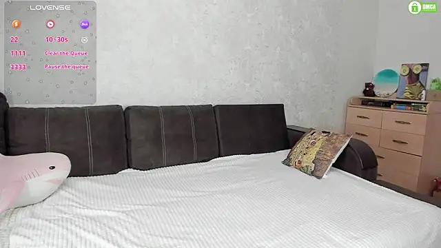 pretty yong cat online show from December 14, 2024, 12:44 pm