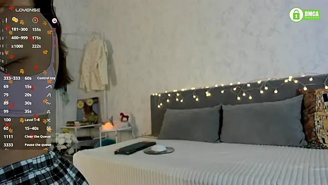 pretty yong cat online show from November 25, 2025, 2:17 pm