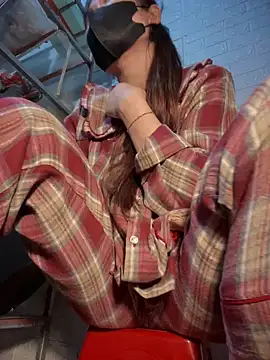 Tina 995 online show from March 11, 2025, 1:12 pm