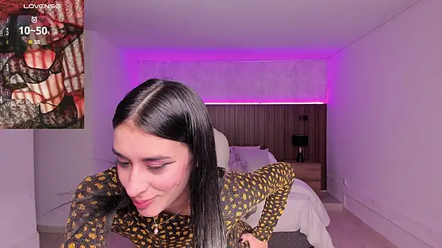 Snapshot of karlaa_james chatting on December 3, 2025, 11:08 am karlaa james online show from December 3, 2025, 11:08 am