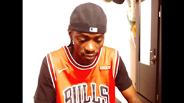 phillip-hot online show from October 6, 2025, 1:52 pm