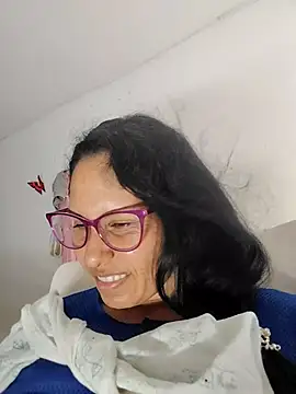 Snapshot of KeillyDiaz chatting on November 11, 2025, 4:40 pm KeillyDiaz online show from November 11, 2025, 4:40 pm