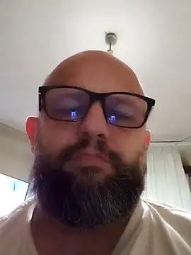 Snapshot of AlexandruCsaba chatting on December 5, 2024, 8:22 am AlexandruCsaba online show from December 5, 2024, 8:22 am