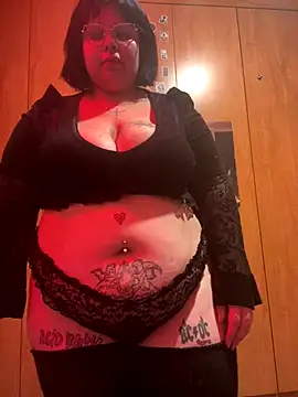 Snapshot of CrisyFerreira chatting on October 16, 2025, 2:34 am CrisyFerreira online show from October 16, 2025, 2:34 am