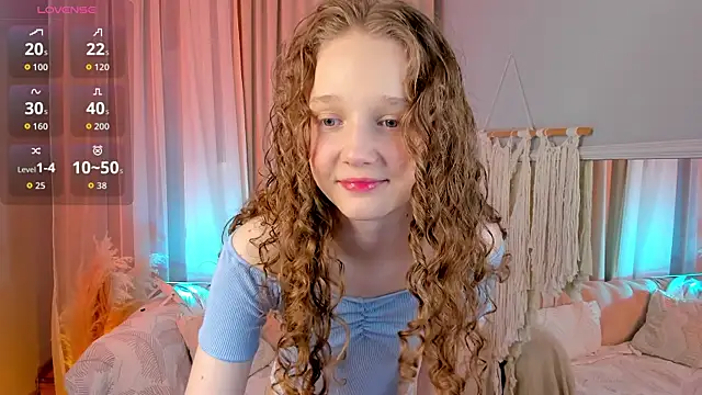 Snapshot of _Rose_Charming_ chatting on October 1, 2025, 10:16 pm Rose Charming online show from October 1, 2025, 10:16 pm