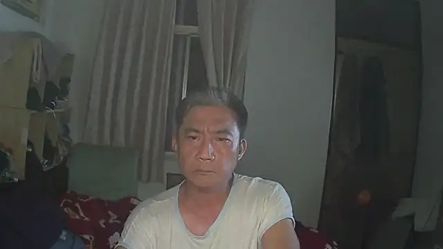 Snapshot of YuHsuant chatting on March 12, 2025, 12:57 pm YuHsuant online show from March 12, 2025, 12:57 pm