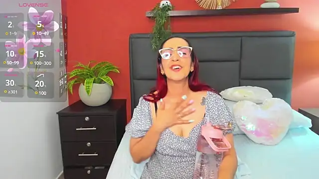 Snapshot of jadde13_ chatting on December 6, 2024, 5:42 am jadde13 online show from December 6, 2024, 5:42 am