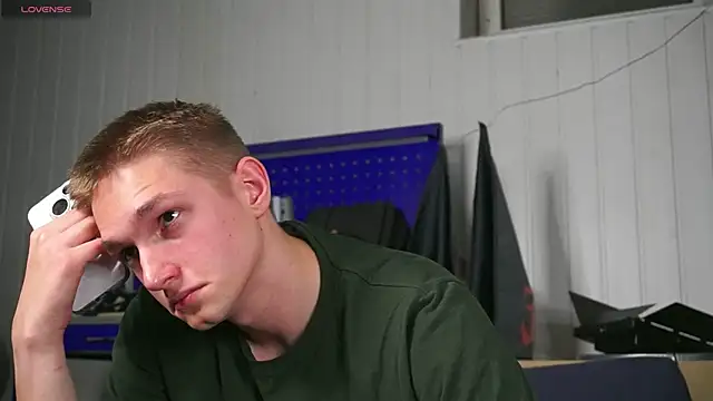 Snapshot of dustyn_fox chatting on November 4, 2025, 4:39 pm dustyn fox online show from November 4, 2025, 4:39 pm